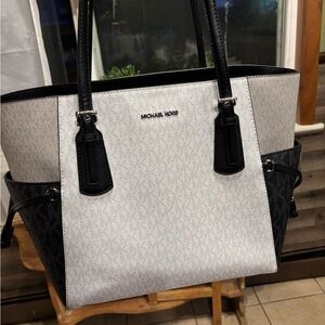 Michael Kors Black and Gray Tote Bag